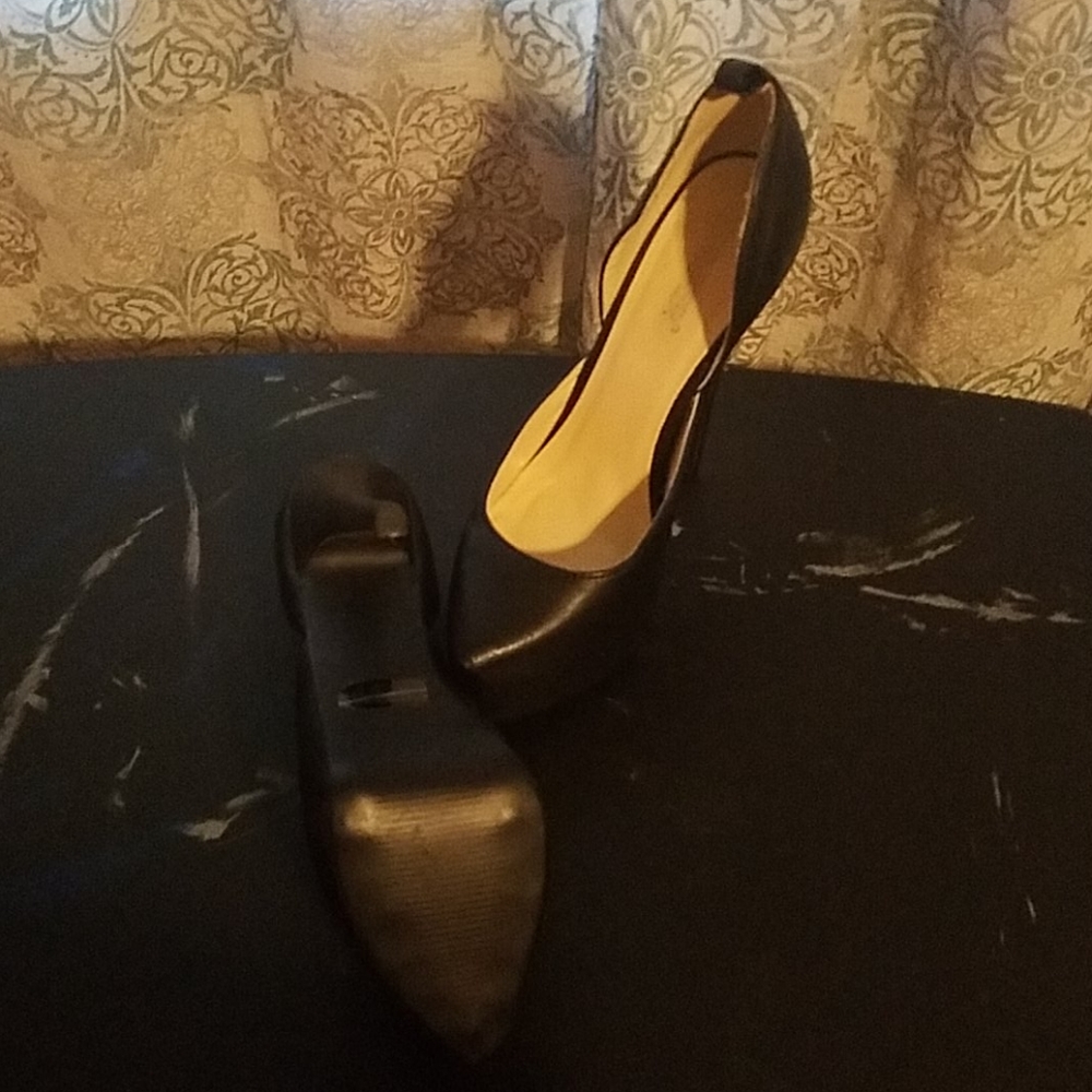 High Heels - Picture 3 of 4